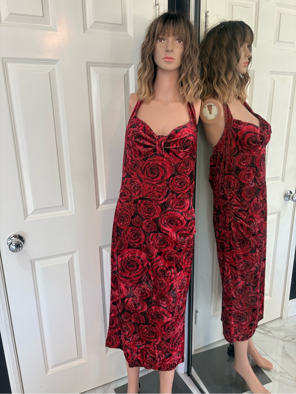 Rockabilly Pinup wiggle Tatyana Red Rose-Print Velvet Midi Dress